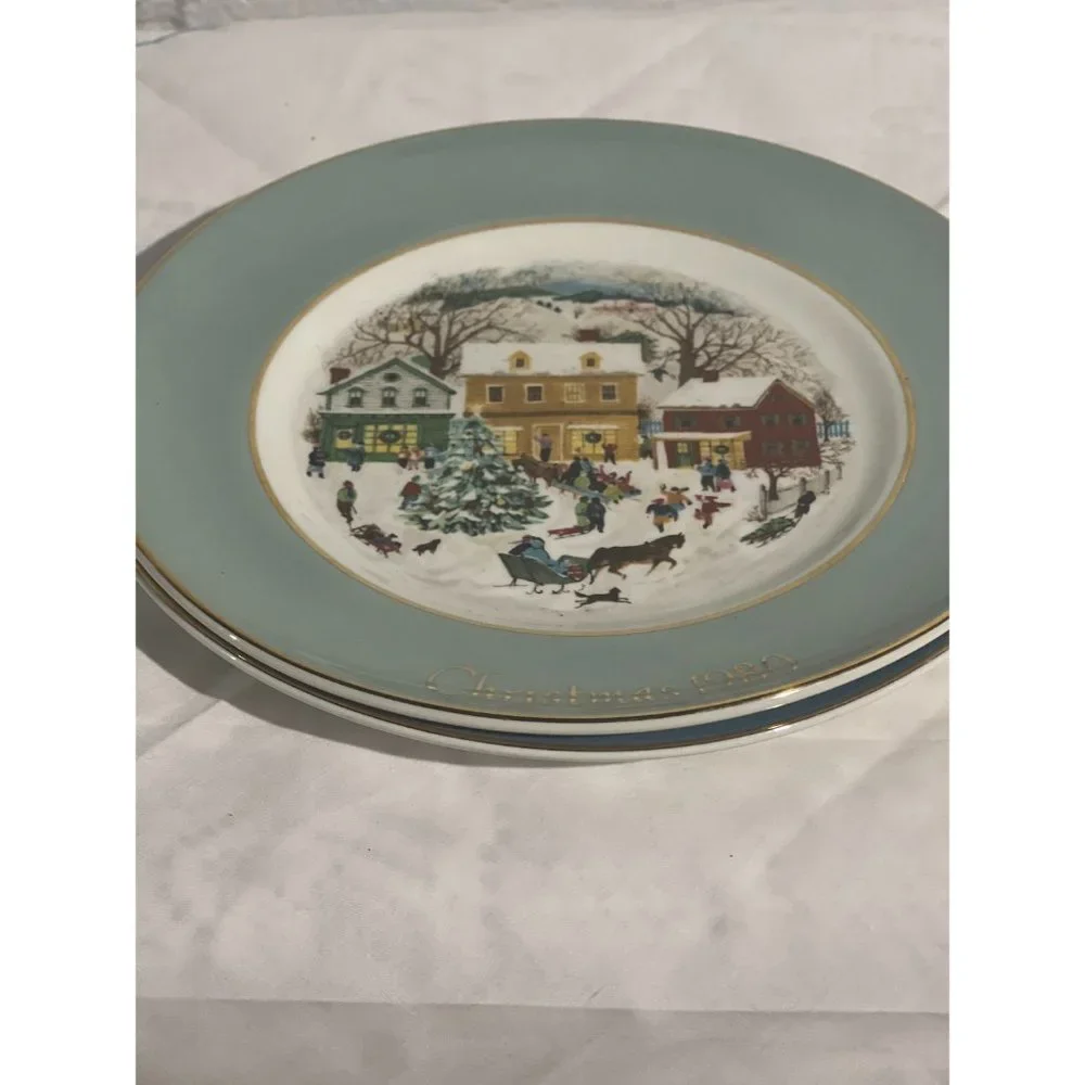 Avon Wedgewood Christmas Collectible Plates Series 1980